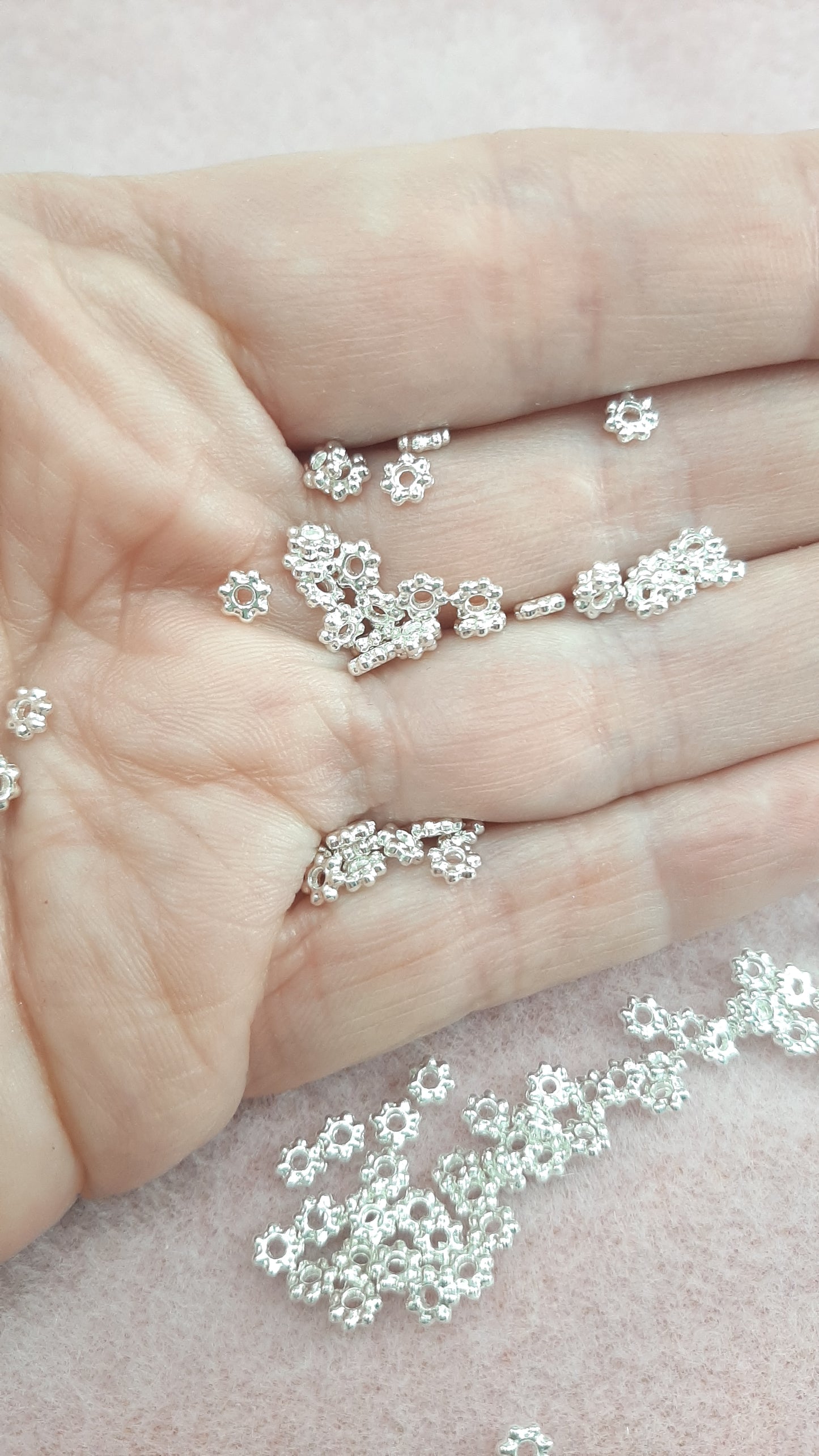TINY FLOWER SPACERS