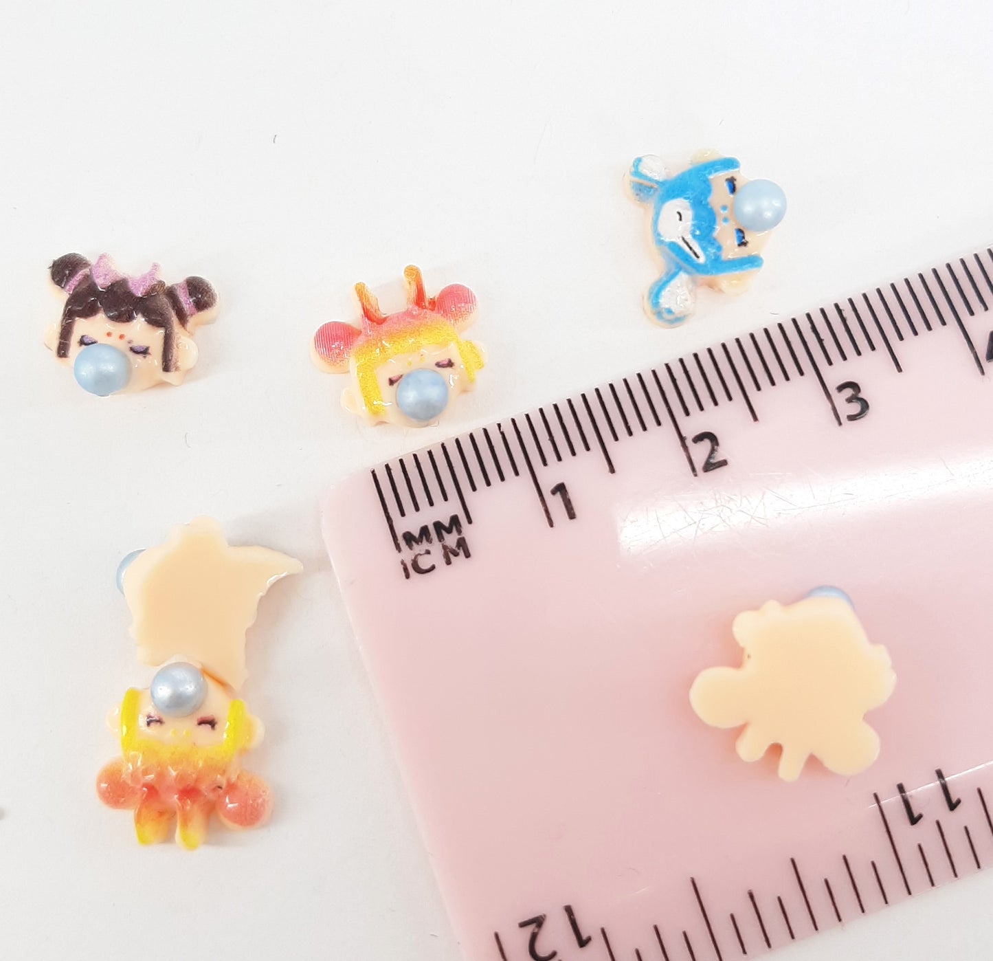 BUBBLE GUM GIRL NAIL CHARMS