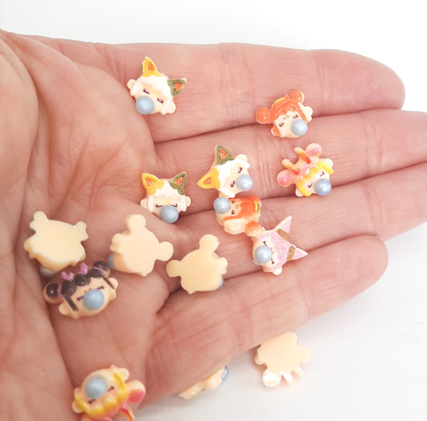 BUBBLE GUM GIRL NAIL CHARMS