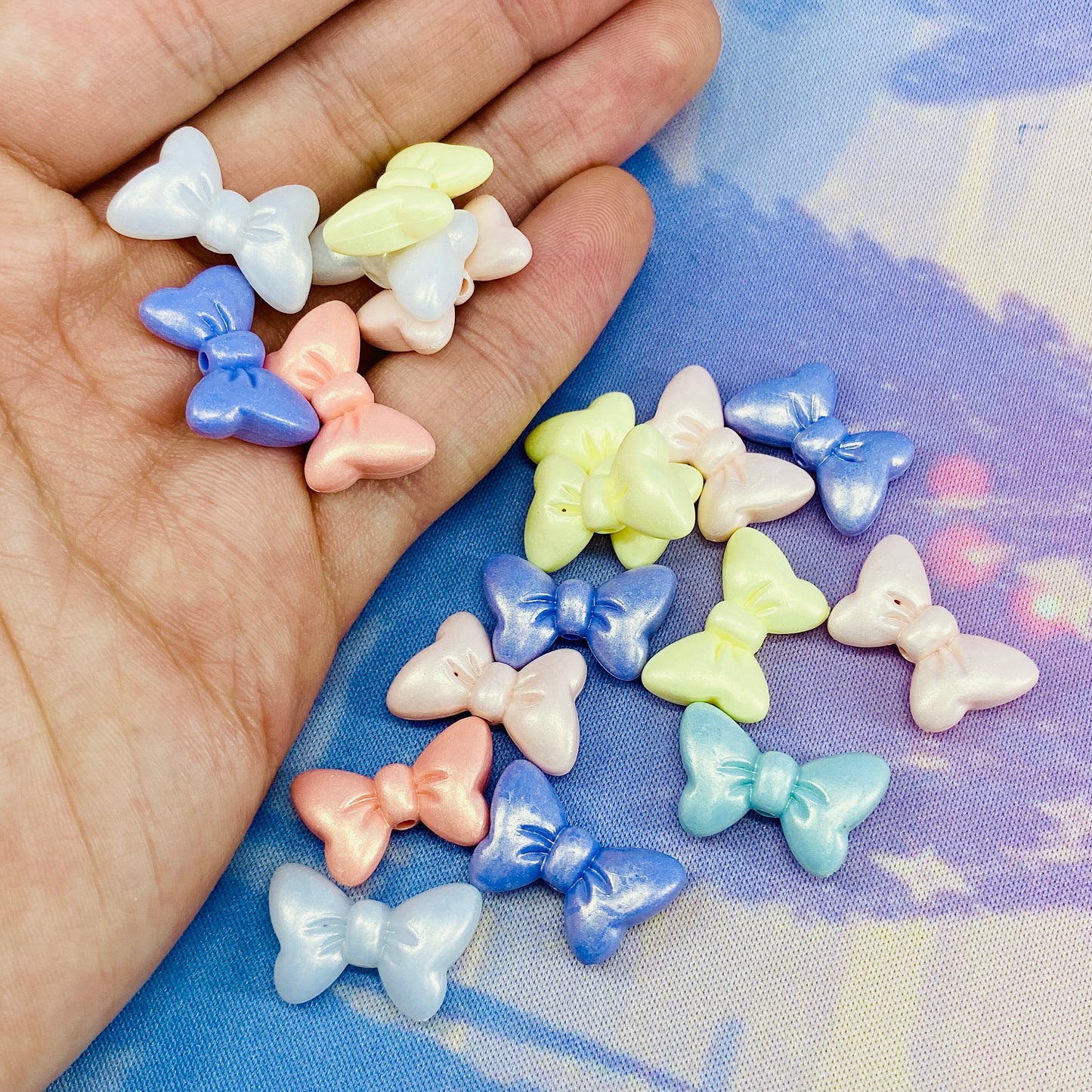 Pack of 20 Pastel Lustre Bow Beads, Random Mixed Colour