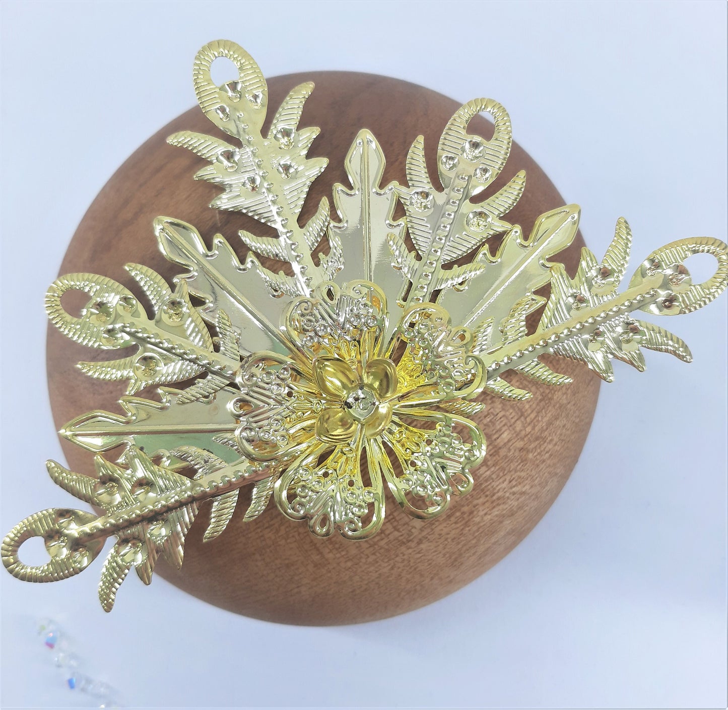 LARGE GOLD FILIGREE COMPONENT