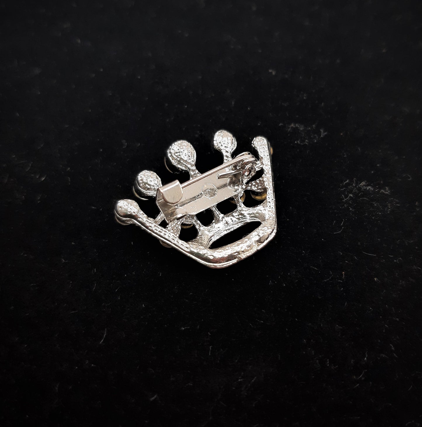 CROWN CRYSTAL BROOCH