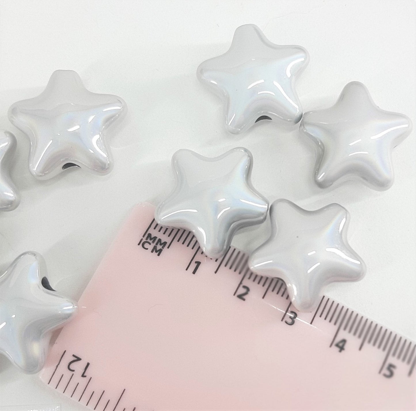 LARGE SHINY ACRLIC PEARLIZED SILVER STAR BEADS