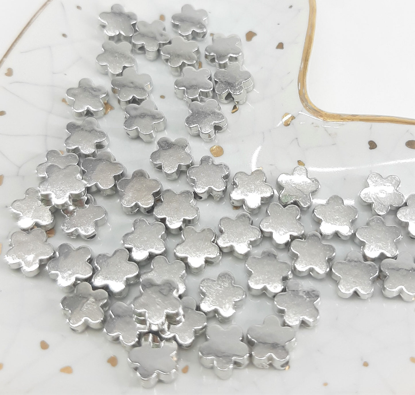 TINY FLOWER BEADS