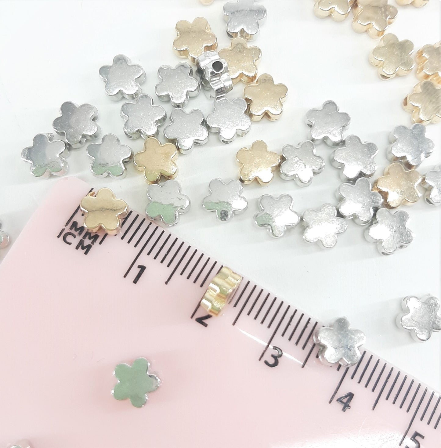 TINY FLOWER BEADS