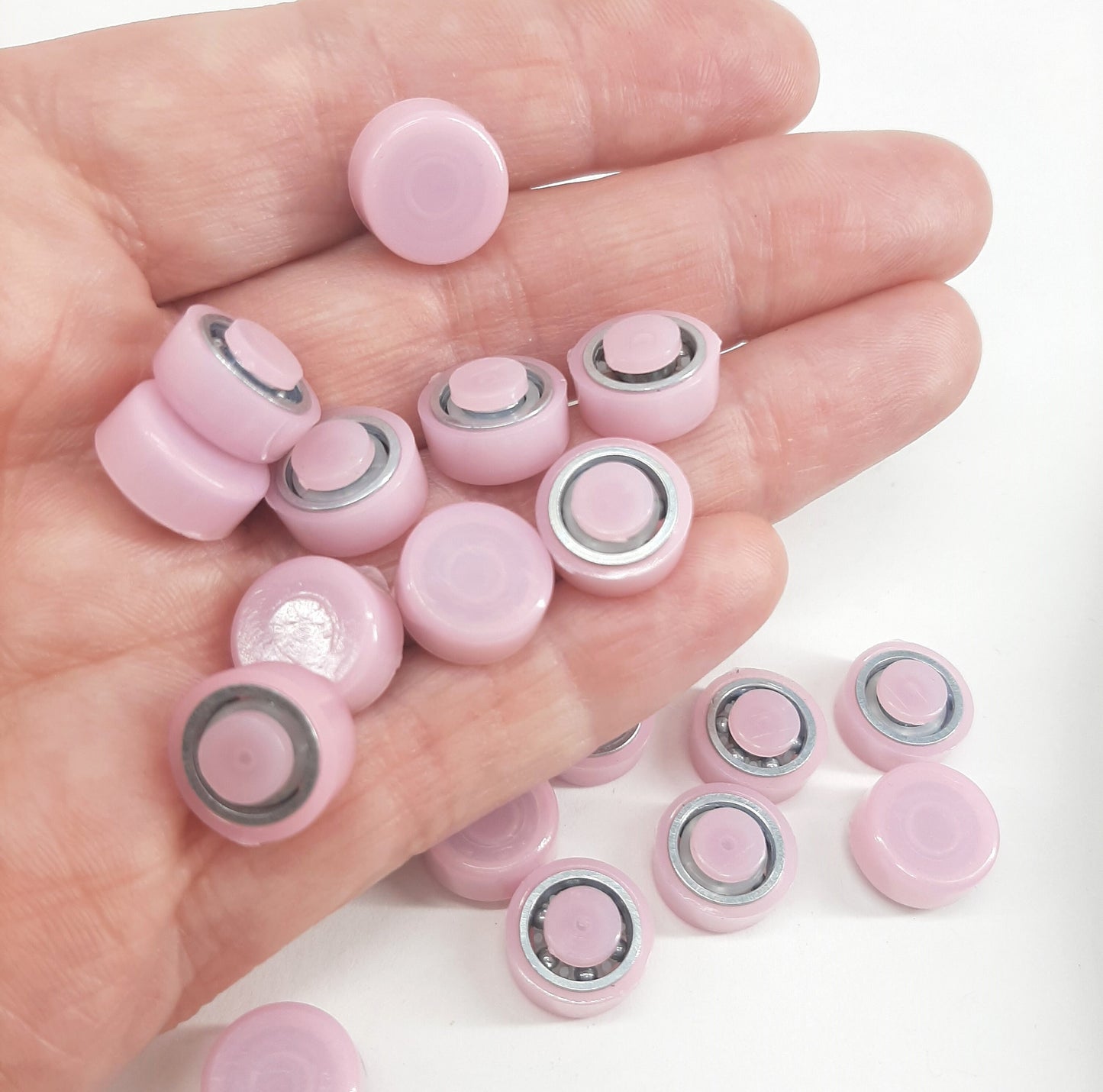 CHARM SPINNERS