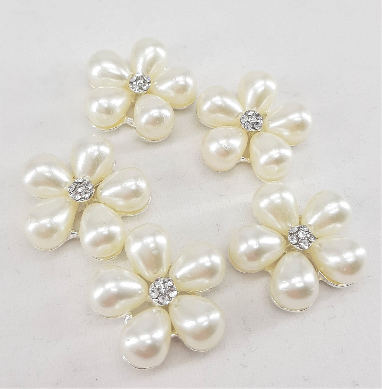 PEARL & CRYSTAL FLOWER FLATBACKS