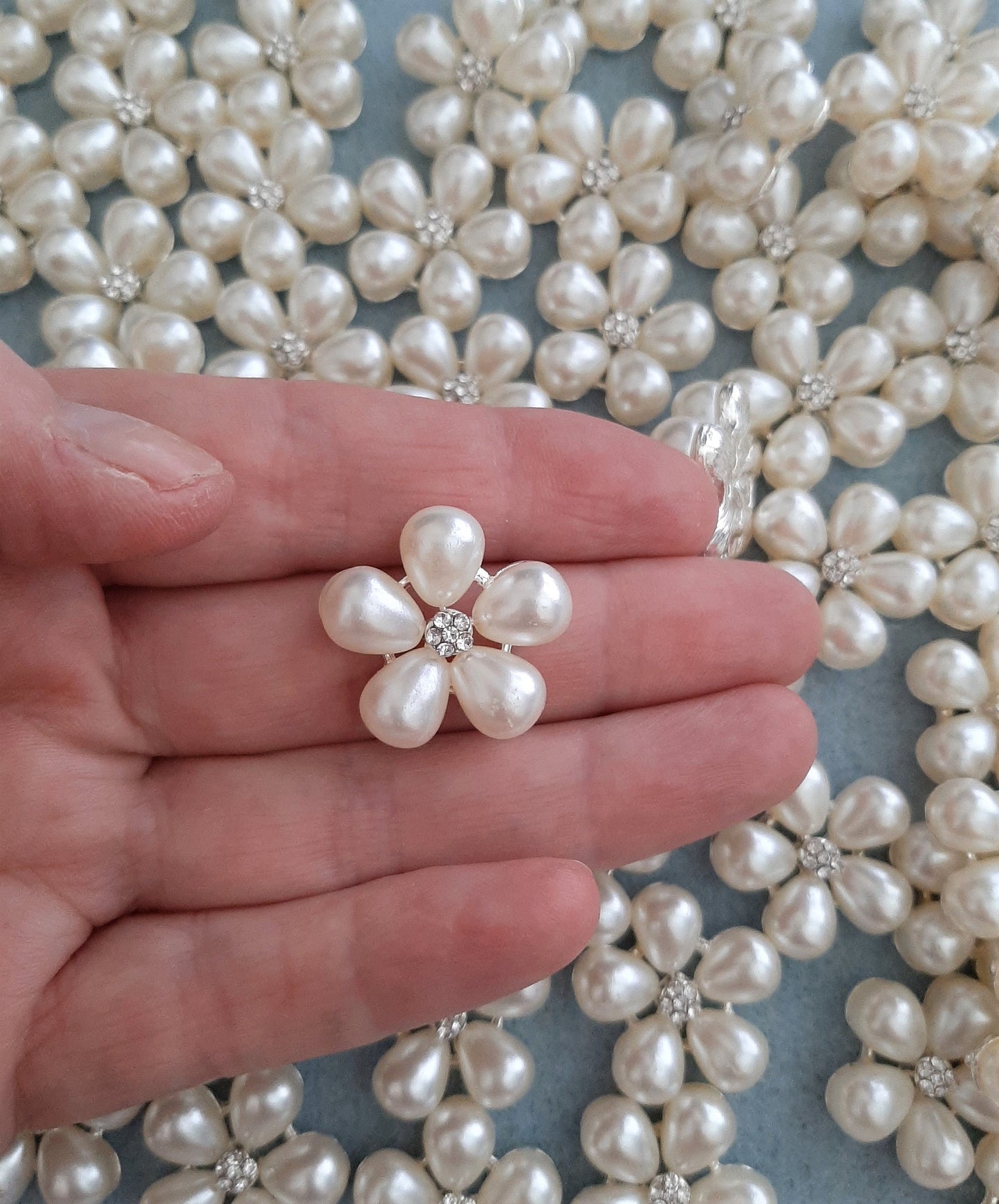 PEARL & CRYSTAL FLOWER FLATBACKS