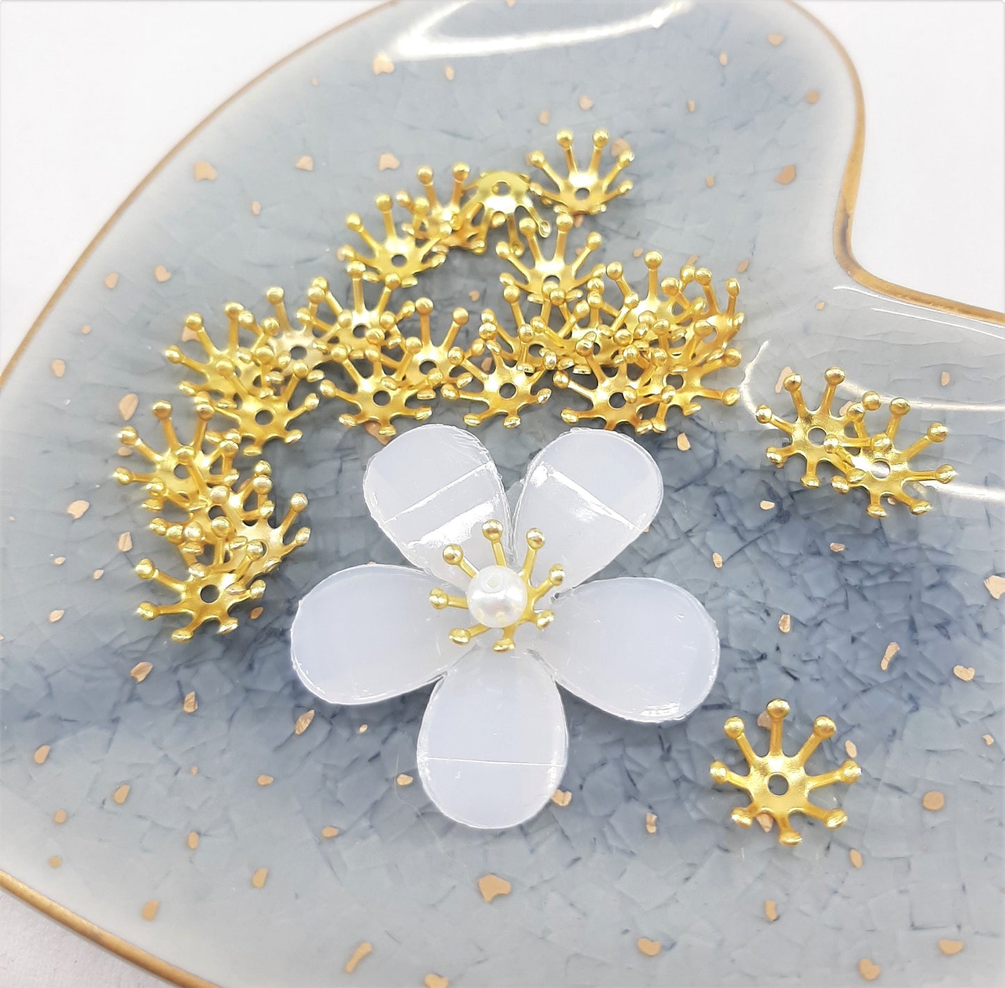 STAMEN BEAD CAPS