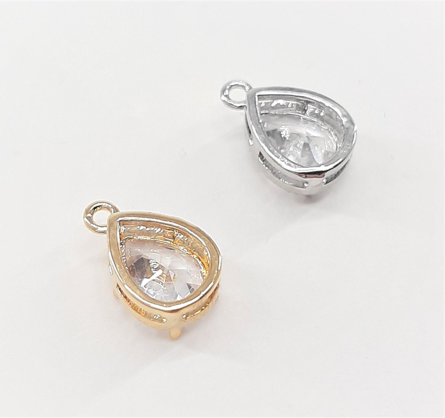 GLASS CRYSTAL DROP PENDANTS