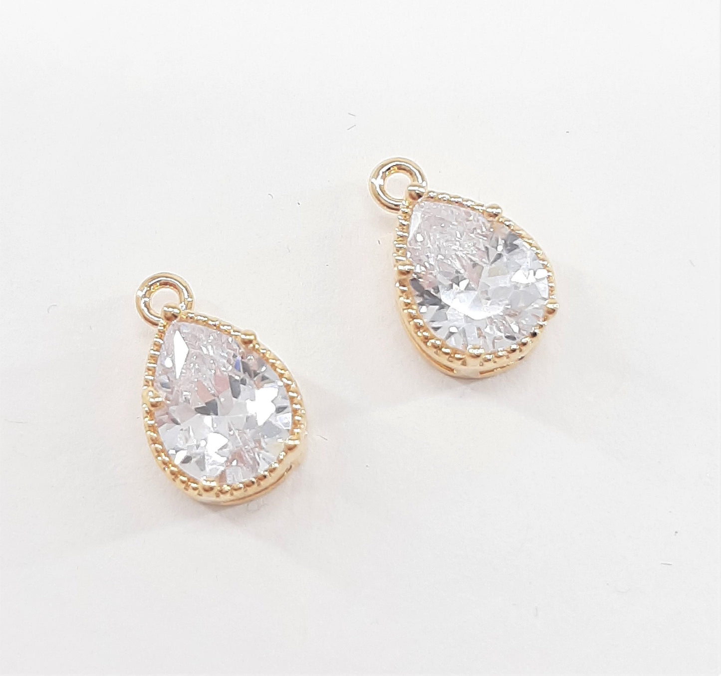 GLASS CRYSTAL DROP PENDANTS