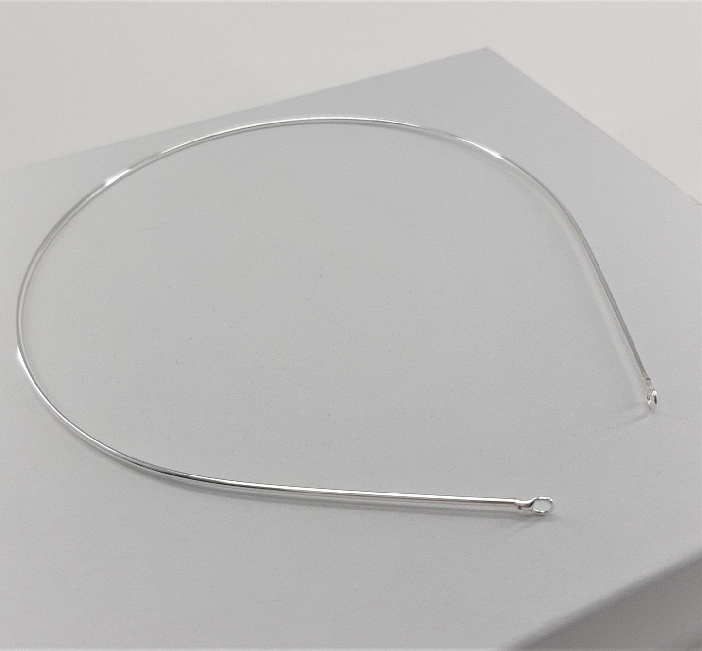 THIN HEADBAND WITH LOOPS