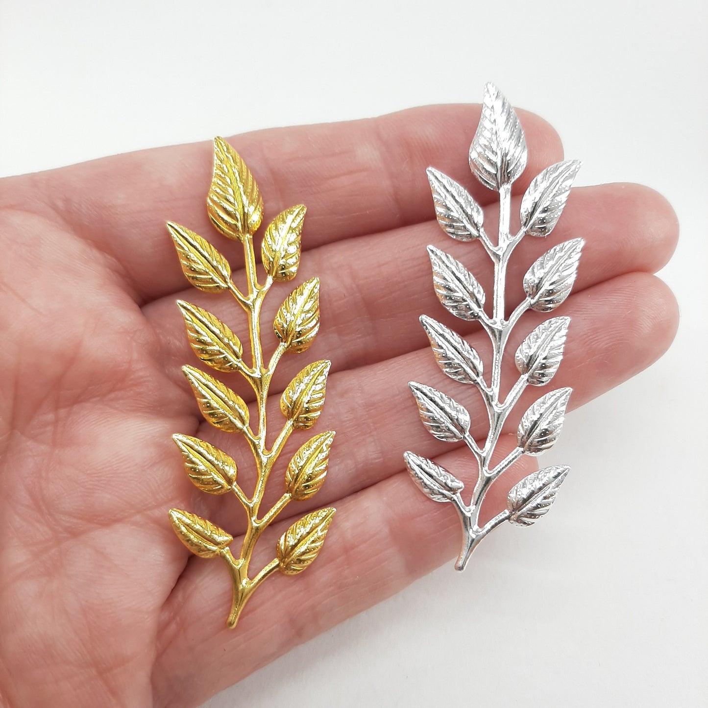 LARGE LAUREL LEAF