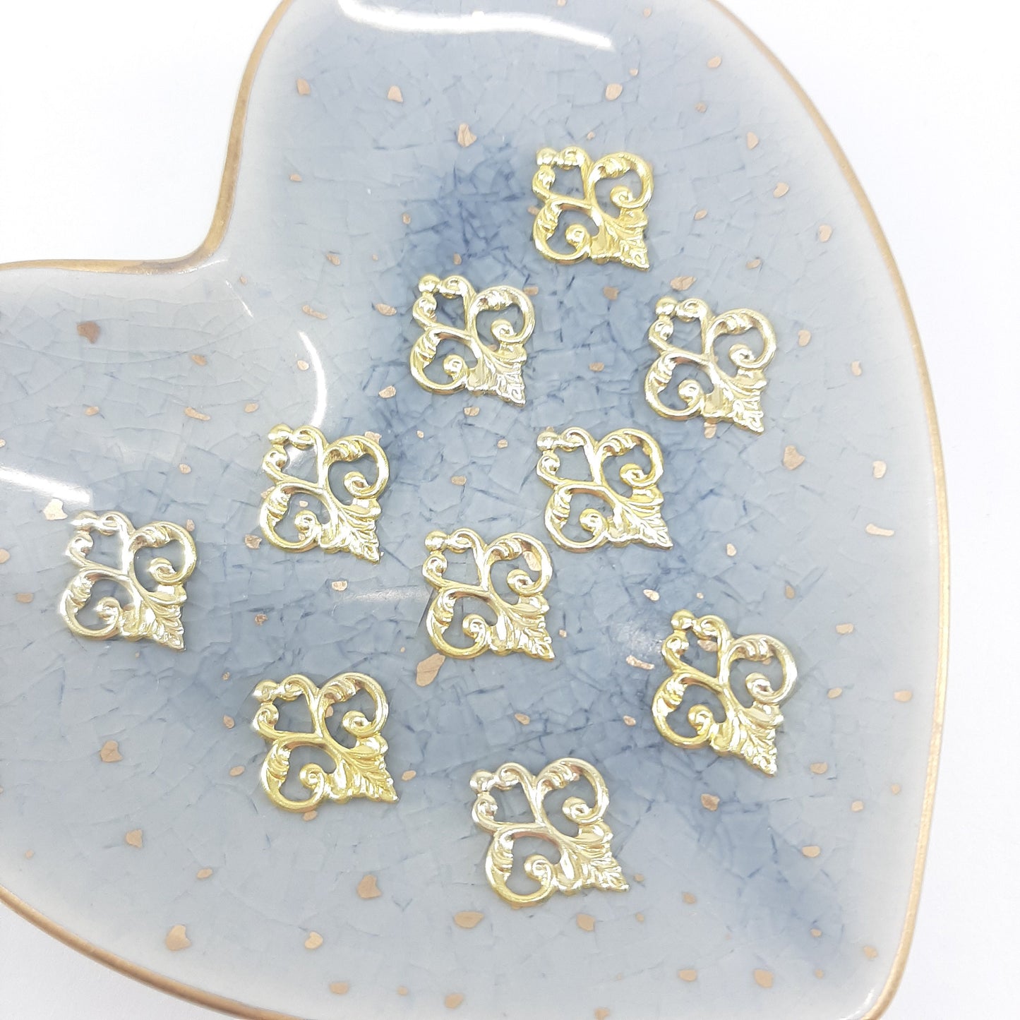 SMALL FILIGREE EMBELLISHMENTS