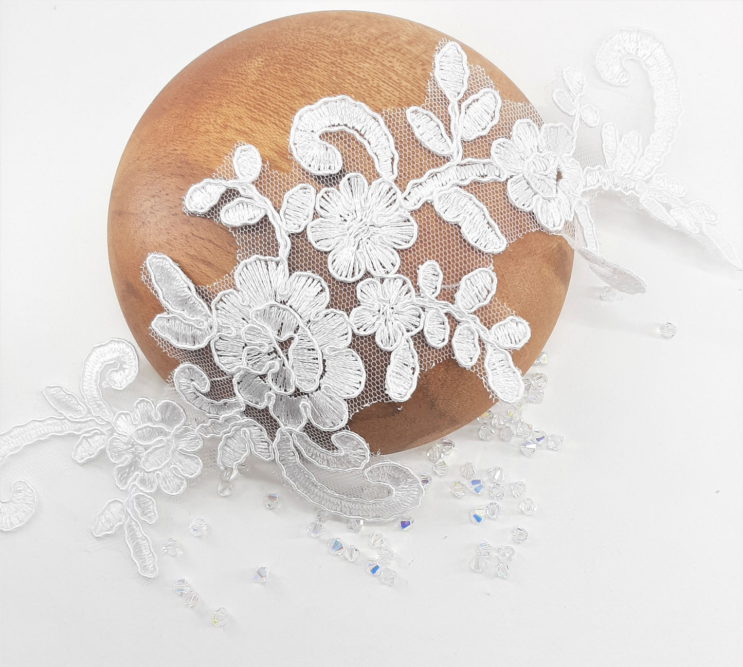 FLORAL LACE APPLIQUE