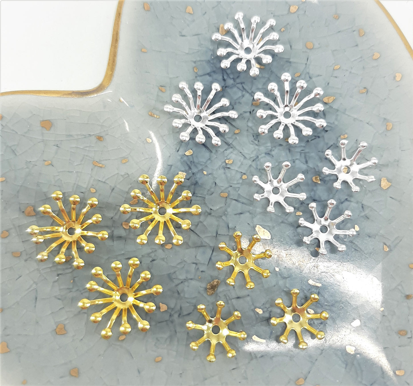 STAMEN BEAD CAPS