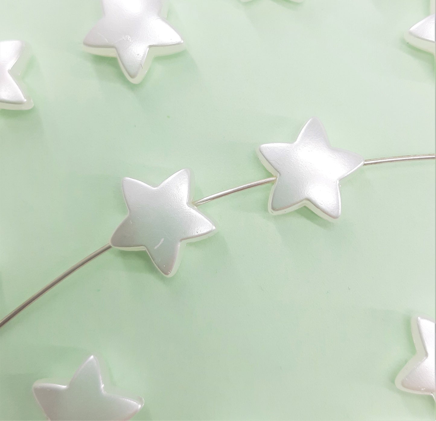 WHITE ACRYLIC STAR BEADS