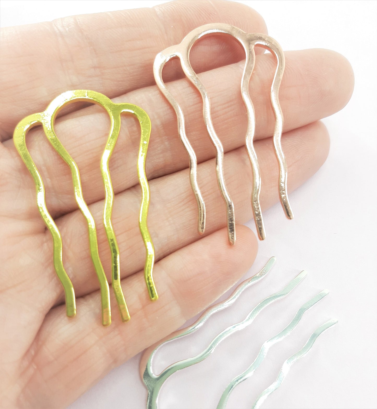 SMALL 4 TEETH COMB