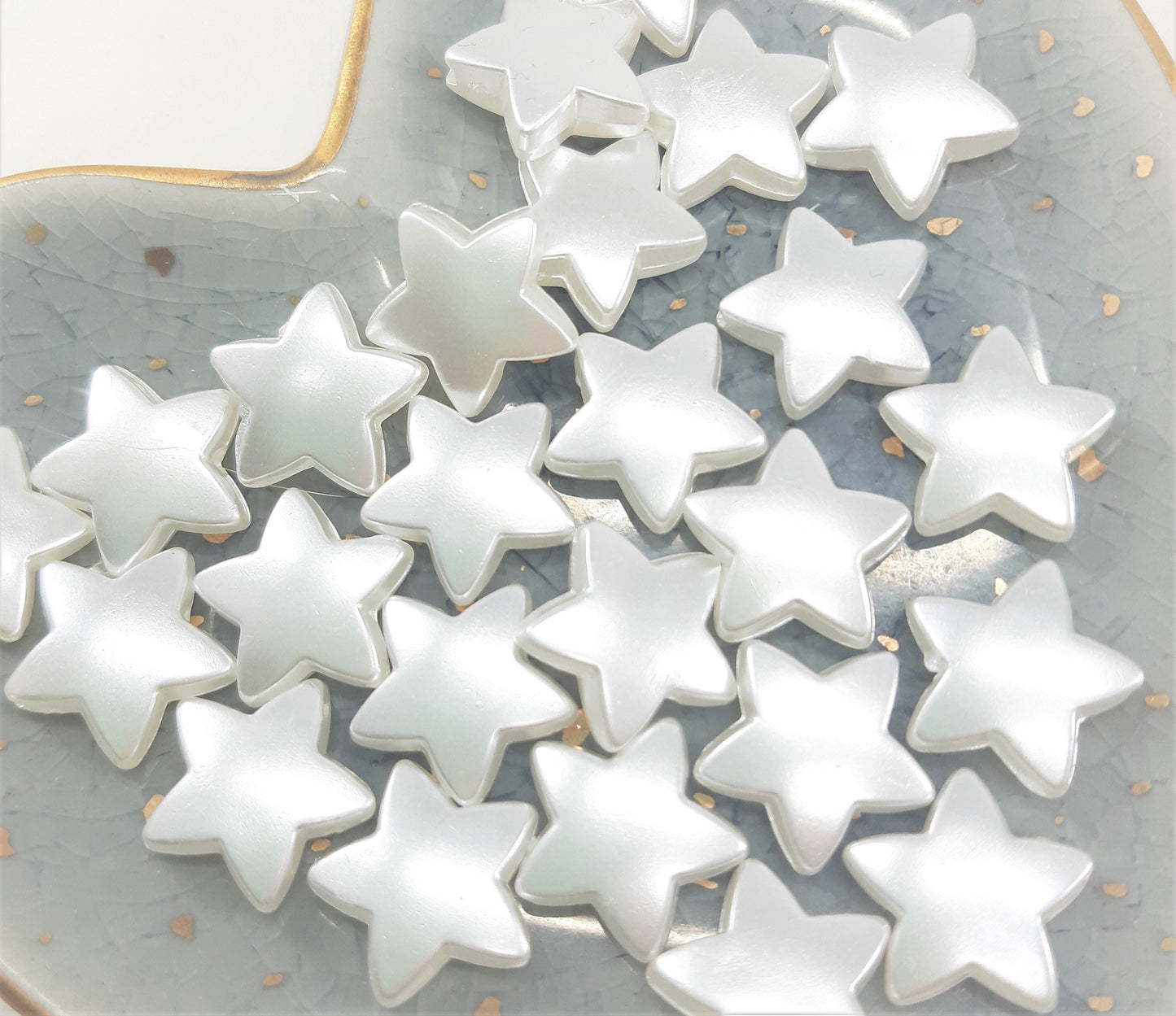 WHITE ACRYLIC STAR BEADS