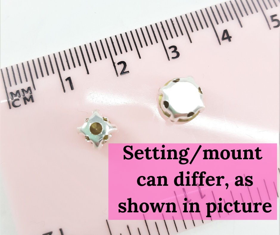 ROUND RHINESTONES IN SETTING