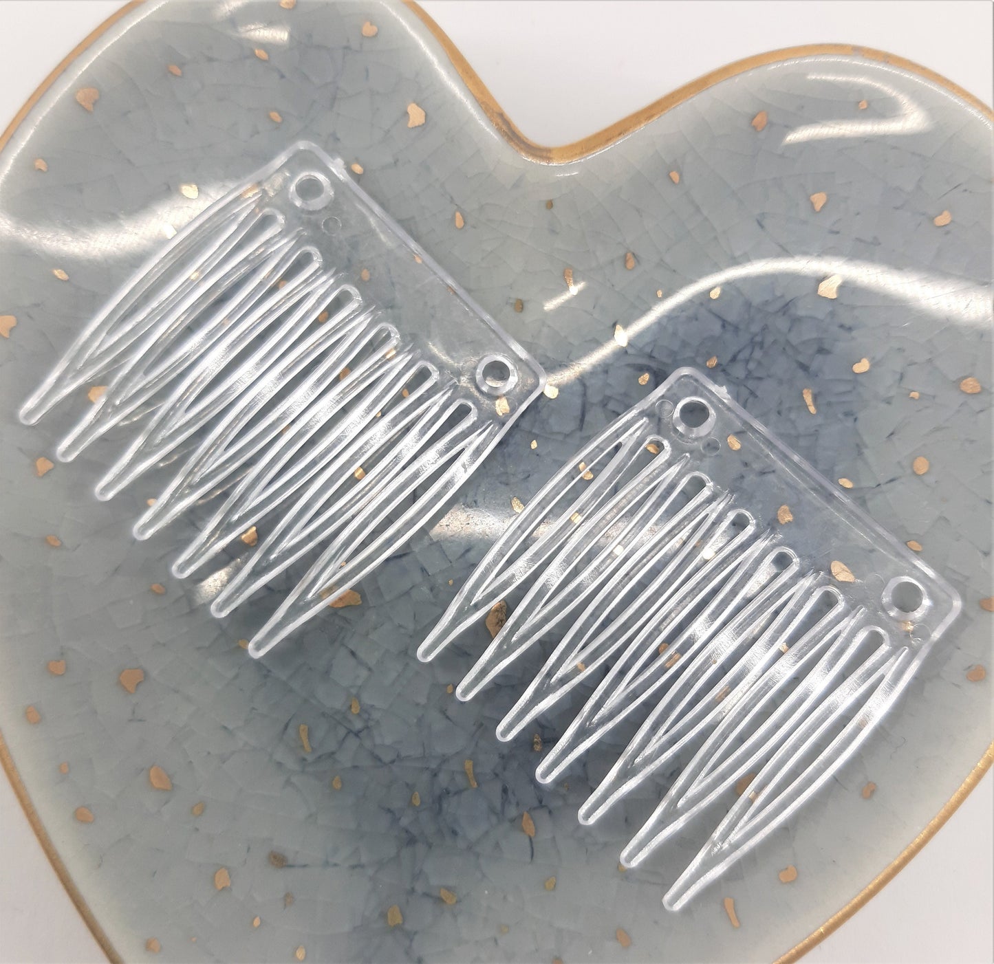 SMALL CLEAR PLASTIC COMBS