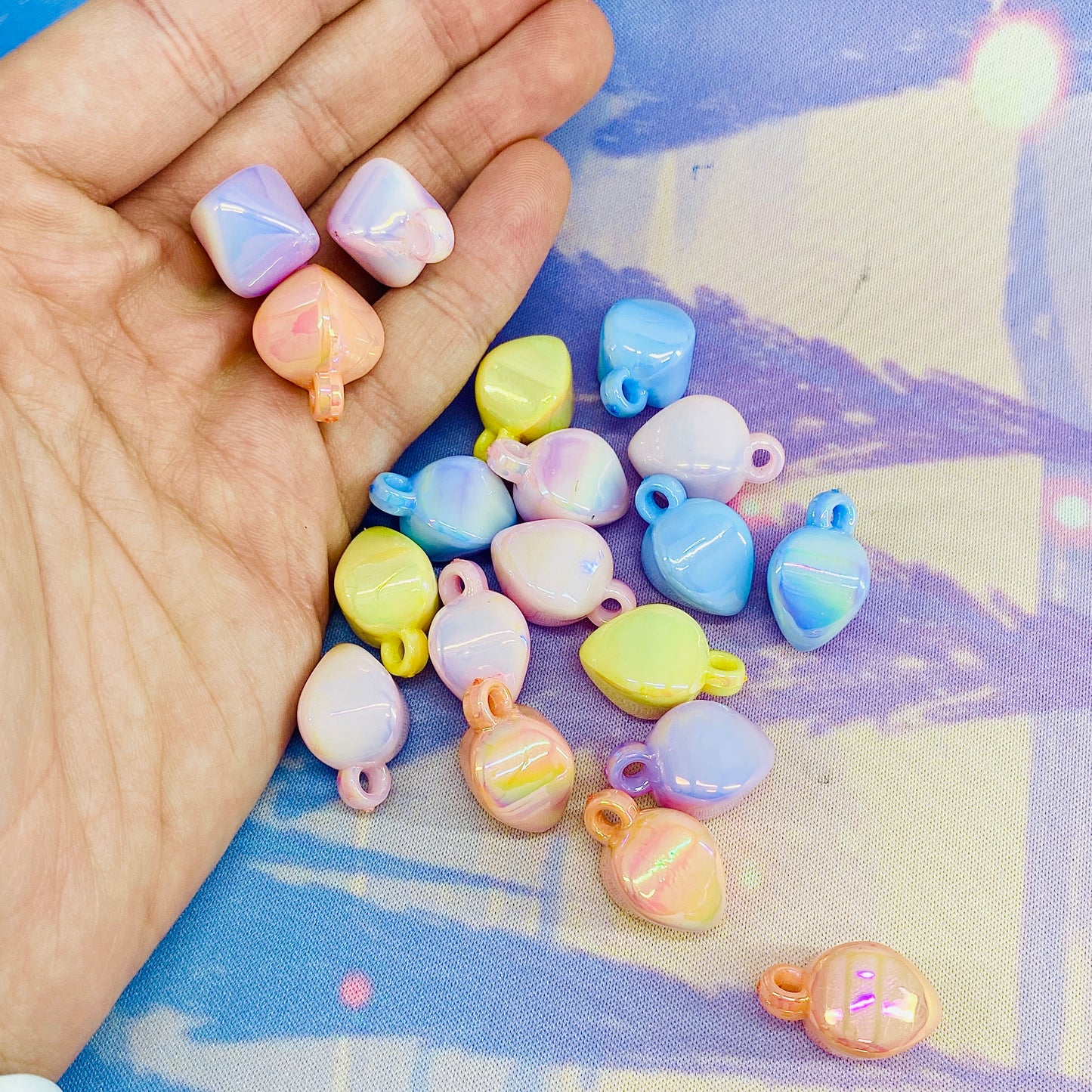 Pack of 20 Droplet Pendant Beads, for Suncatchers