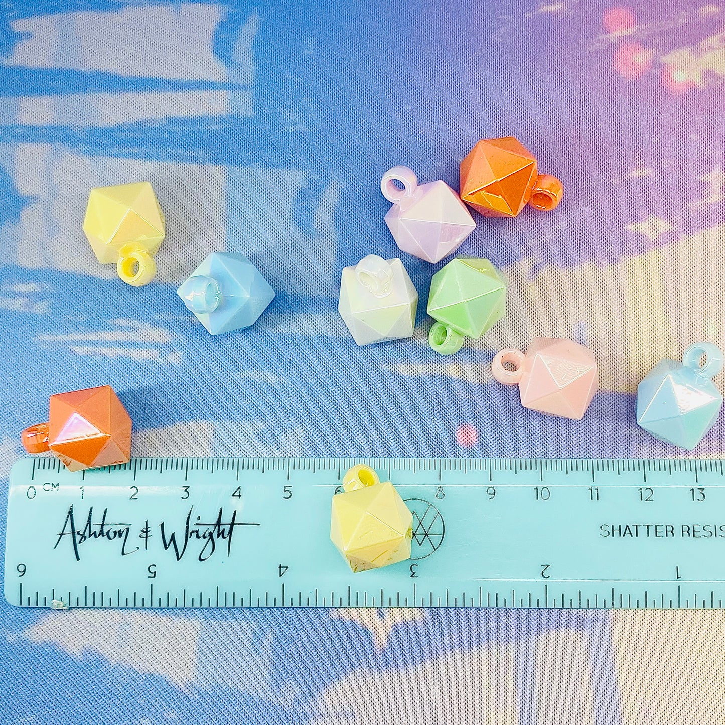 Pack of 20 Hexagon Droplet Pendant Beads, for Suncatchers