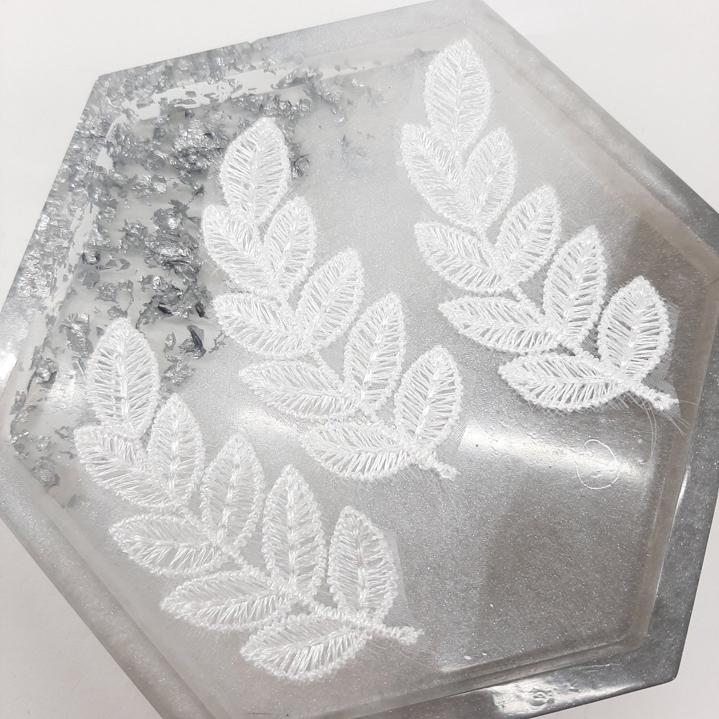 LEAF LACE APPLIQUES