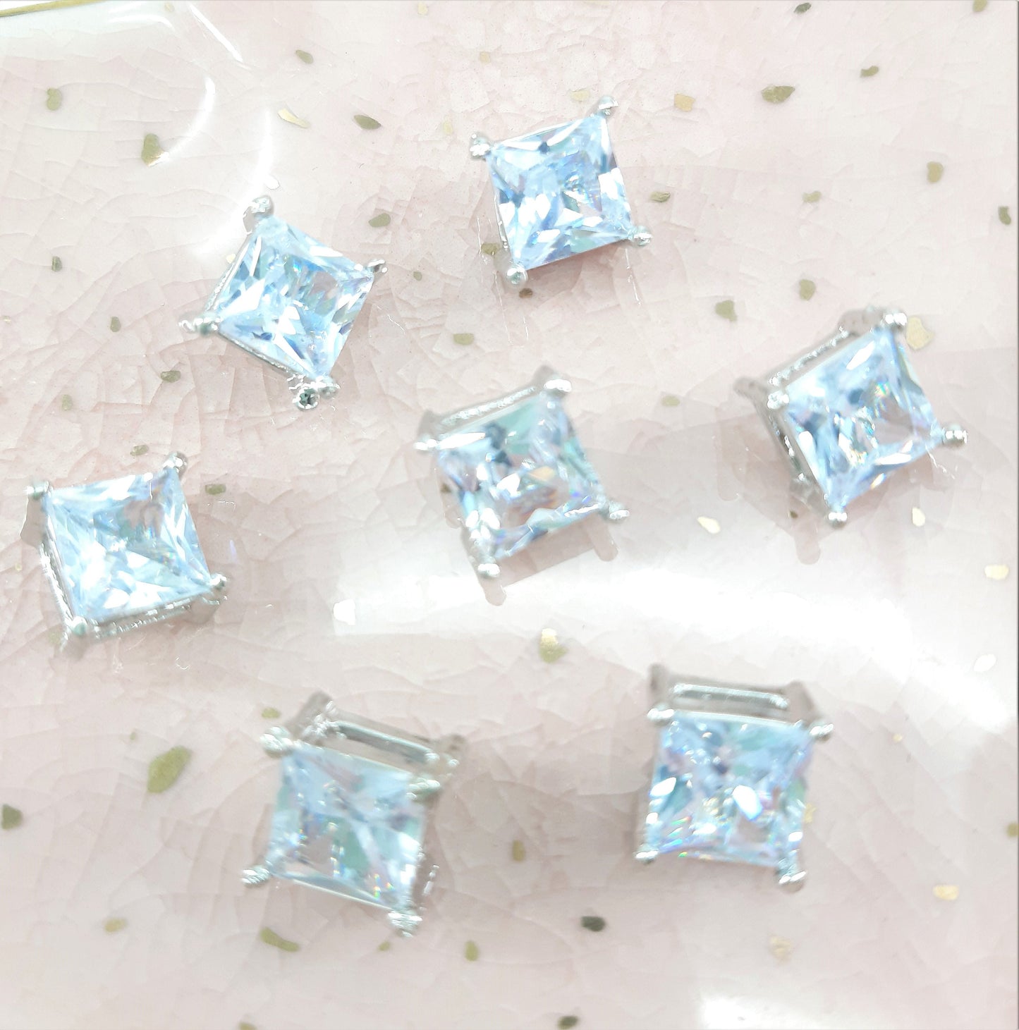 SQUARE CRYSTAL SHANK BUTTONS